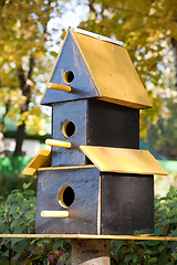 Image showing three-storeyed birdhouse