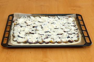 Image showing plum cake in plate prepared for baking