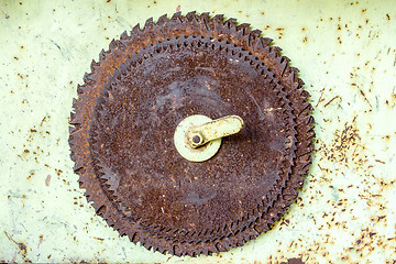 Image showing old rusted circular saw blades