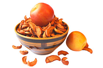 Image showing dried pieces and fresh apples in the plate