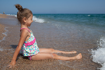 Image showing Happy little girl and sea