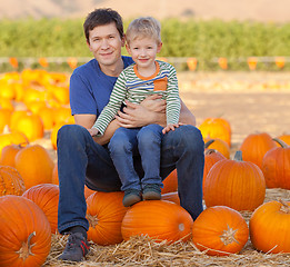 Image showing family at the pumpkin patch