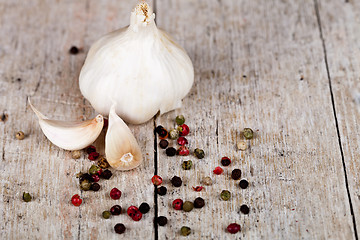 Image showing fresh garlic and peppercorns