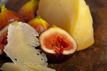 Image showing pecorino cheese and fresh figs 