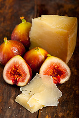 Image showing pecorino cheese and fresh figs 