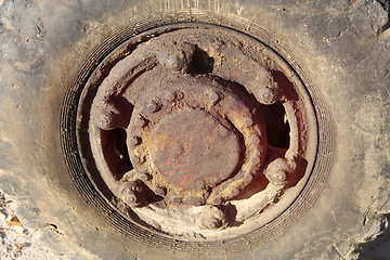 Image showing tire with rusty wheel