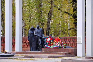 Image showing Monument Grieving mother and the young soldier. Tyumen.