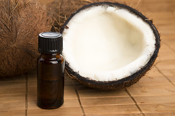 Image showing Coconut oil for alternative therapy 