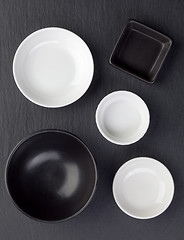 Image showing empty black and white bowls