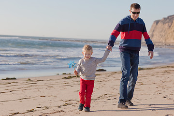 Image showing family at the beach