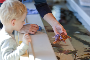 Image showing family at aquarium