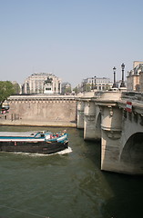 Image showing A barge under Pont Neuf