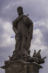 Image showing King statue.