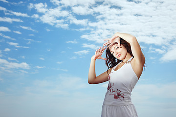 Image showing Woman and sky