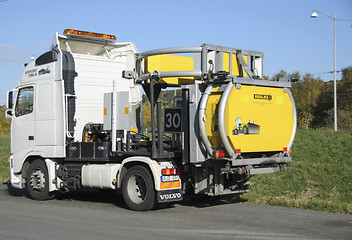 Image showing truck without trailer