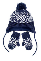 Image showing set of hat and mittens
