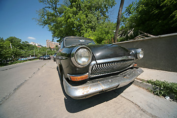 Image showing Old damaged car