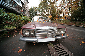 Image showing Old damaged car