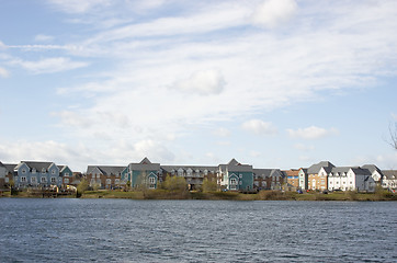 Image showing Homes  by the lake