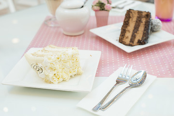 Image showing White Cake and a milkshake in confectionery