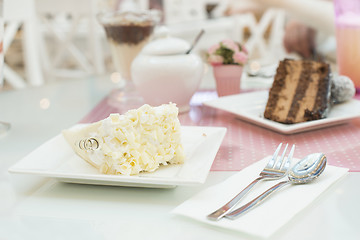 Image showing White Cake and a milkshake in confectionery