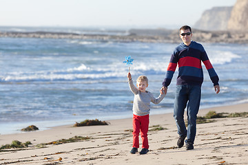 Image showing family at the beach