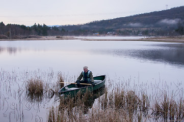 Image showing Man i canoe