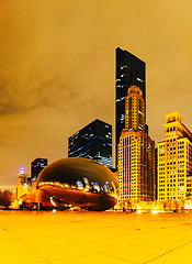 Image showing Cloud Gate sculpture in Millenium Park