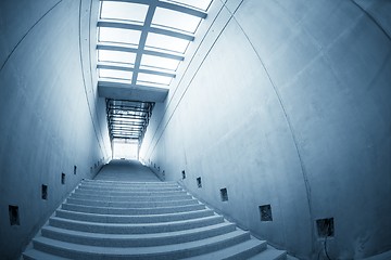 Image showing Light through window at corridor