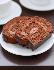 Image showing chocolate cake on a plate