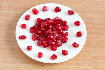 Image showing pomegranate seeds on a plate