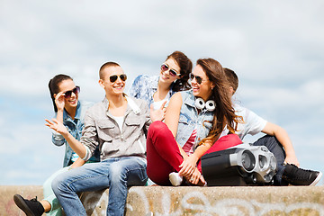 Image showing group of teenagers hanging out