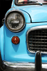 Image showing Old blue car