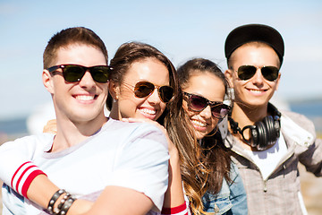 Image showing group of teenagers hanging out