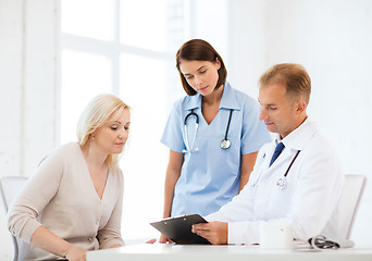 Image showing doctor with patient in hospital