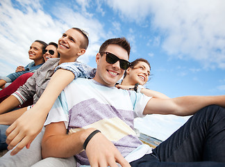 Image showing group of teenagers hanging out