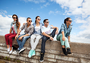 Image showing group of teenagers hanging out