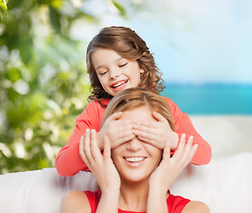 Image showing happy mother and daughter