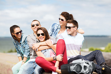 Image showing group of teenagers hanging out