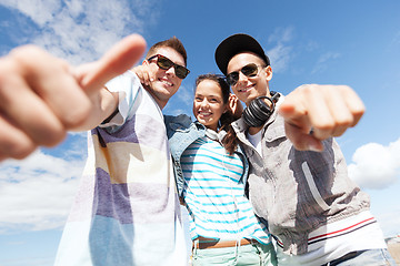 Image showing group of teenagers outside