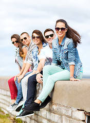 Image showing group of teenagers hanging out