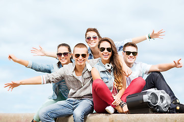 Image showing group of teenagers hanging out