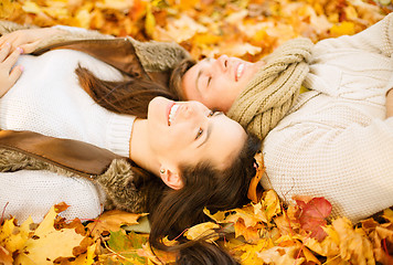 Image showing romantic couple in the autumn park