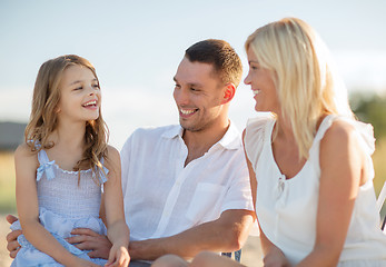 Image showing happy family having a picnic