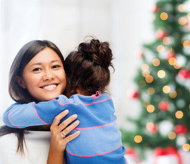 Image showing hugging mother and daughter