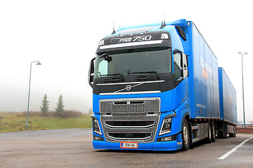 Image showing Blue Volvo FH16 750 Truck