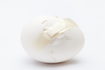 Image showing Cracked white egg