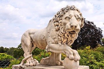 Image showing Lion sculpture