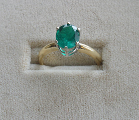 Image showing green emerald ring