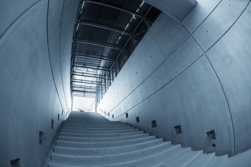 Image showing Light through window at corridor